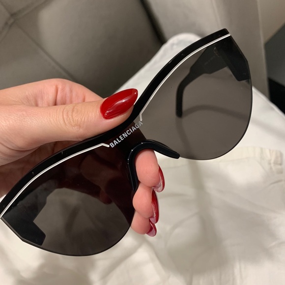 BALENCIAGA SUNGLASSES - Picture 1 of 8